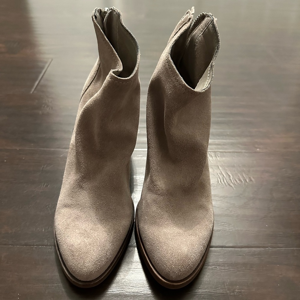 Dolce Vita Women's Suede Ankle Boots - Taupe